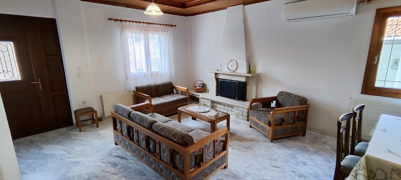 شقة Theofania'S Marble House Meteora كاستراكيون المظهر الخارجي الصورة